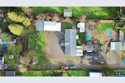 3372 Long St, Sweet Home, OR 97386 - Photo 2