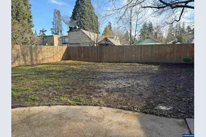 766 20th St NE, Salem, OR 97301 - Photo 32