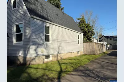 945 Hood St NE, Salem, OR 97301 - Photo 4