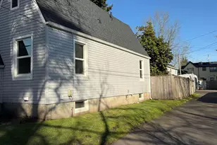 945 Hood St NE, Salem, OR 97301 - Photo 4
