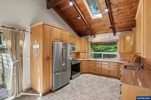 9855 Liberty Rd S, Salem, OR 97306 - Photo 16