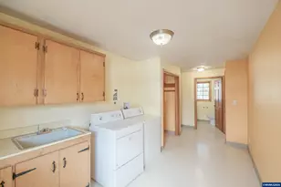 1100 NW Dixon St, Corvallis, OR 97330 - Photo 18