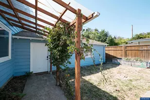 1100 NW Dixon St, Corvallis, OR 97330 - Photo 44