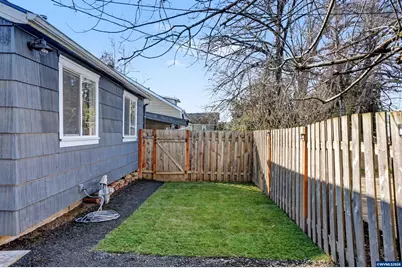 995 985 Garnet St NE, Salem, OR 97301 - Photo 28