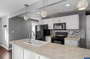 995 985 Garnet St NE, Salem, OR 97301 - Photo 8