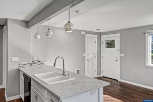995 985 Garnet St NE, Salem, OR 97301 - Photo 20