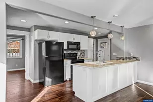995 985 Garnet St NE, Salem, OR 97301 - Photo 8