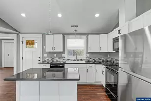 995 985 Garnet St NE, Salem, OR 97301 - Photo 34