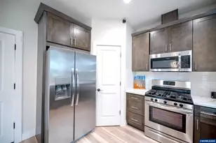 474 Browning Ave SE, Salem, OR 97302 - Photo 8