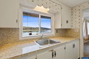 2032 SE Garden Way, Waldport, OR 97394 - Photo 10