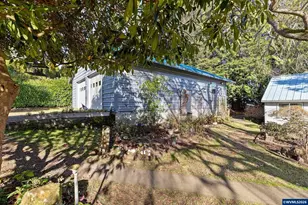 2032 SE Garden Way, Waldport, OR 97394 - Photo 4