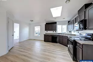 2020 S 12th St, Lebanon, OR 97355 - Photo 2