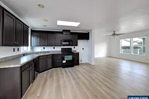 2020 S 12th St, Lebanon, OR 97355 - Photo 12