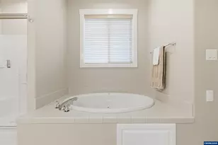 527 Grandover Ave SE, Salem, OR 97306 - Photo 22