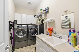 527 Grandover Ave SE, Salem, OR 97306 - Photo 18