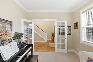 527 Grandover Ave SE, Salem, OR 97306 - Photo 6