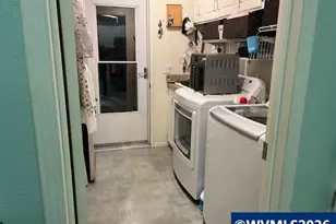 642 Royalty Cir NE, Salem, OR 97301 - Photo 16