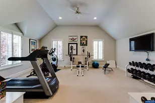 2628 Edgewater Dr, Eugene, OR 97401 - Photo 38