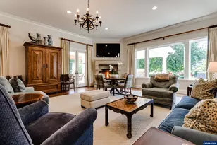 2628 Edgewater Dr, Eugene, OR 97401 - Photo 16