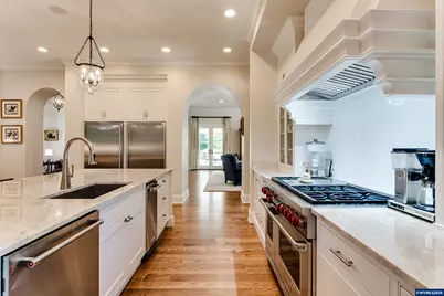 2628 Edgewater Dr, Eugene, OR 97401 - Photo 10