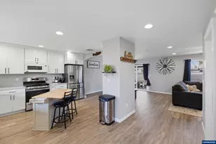 544 Walker Rd, Lebanon, OR 97355 - Photo 8