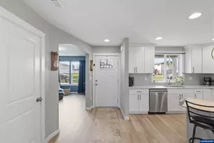 544 Walker Rd, Lebanon, OR 97355 - Photo 4