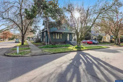 210 19th St SE, Salem, OR 97301 - Photo 2