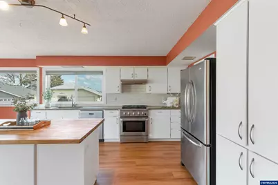 1694 Sunrise Cir NW, Salem, OR 97304 - Photo 10