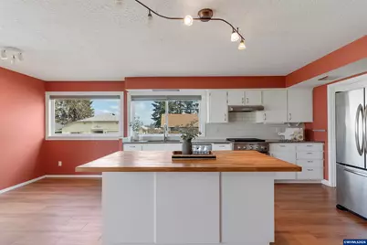 1694 Sunrise Cir NW, Salem, OR 97304 - Photo 12