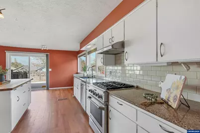 1694 Sunrise Cir NW, Salem, OR 97304 - Photo 16