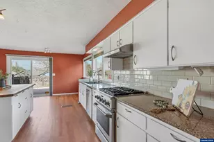 1694 Sunrise Cir NW, Salem, OR 97304 - Photo 16