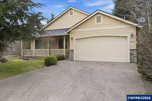 323 Lydia Ln, Lebanon, OR 97355 - Photo 2