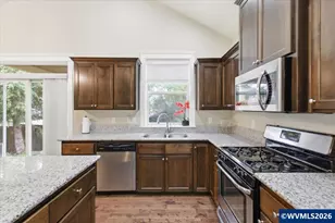 323 Lydia Ln, Lebanon, OR 97355 - Photo 14