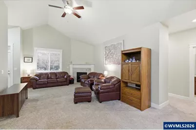 323 Lydia Ln, Lebanon, OR 97355 - Photo 8