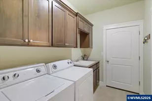 323 Lydia Ln, Lebanon, OR 97355 - Photo 32