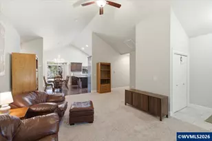 323 Lydia Ln, Lebanon, OR 97355 - Photo 10