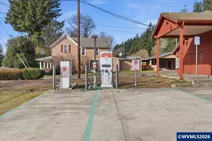 300 NW Santiam Bl, Mill City, OR 97360 - Photo 34