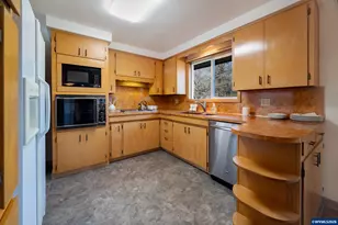 1333 Morningside Dr SE, Salem, OR 97302 - Photo 10