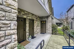 856 NE Wheelock Pl, Hillsboro, OR 97006 - Photo 2