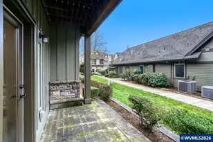 856 NE Wheelock Pl, Hillsboro, OR 97006 - Photo 16