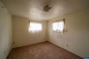 435 N Peach St, Stayton, OR 97383 - Photo 6