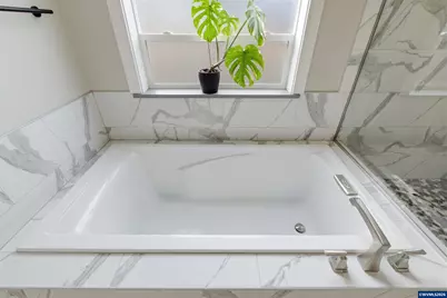 816 Riley Dr, Silverton, OR 97381 - Photo 32