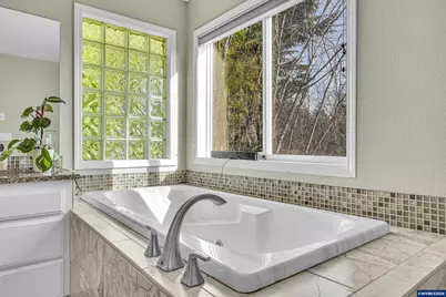 996 Parkway Dr, Salem, OR 97304 - Photo 36