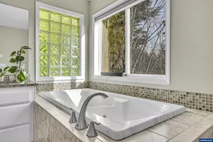 996 Parkway Dr, Salem, OR 97304 - Photo 36