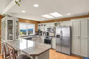 996 Parkway Dr, Salem, OR 97304 - Photo 14