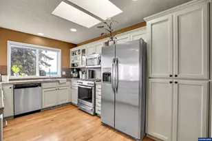 996 Parkway Dr, Salem, OR 97304 - Photo 18