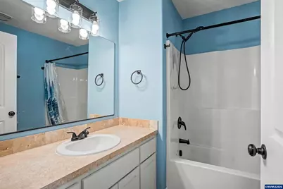 463 SE Pine St, Dallas, OR 97338 - Photo 14