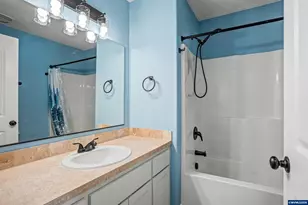 463 SE Pine St, Dallas, OR 97338 - Photo 14