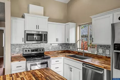 463 SE Pine St, Dallas, OR 97338 - Photo 12