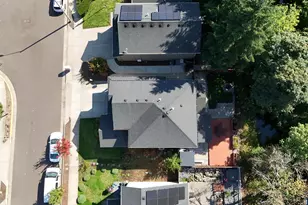 2432 Robbins Way Way, Lebanon, OR 97355 - Photo 4